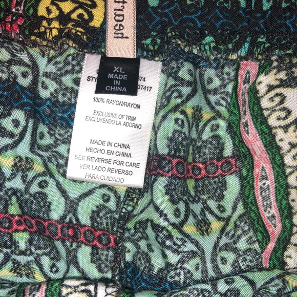 Women’s/ juniors shorts SZ: xl - Picture 3 of 3